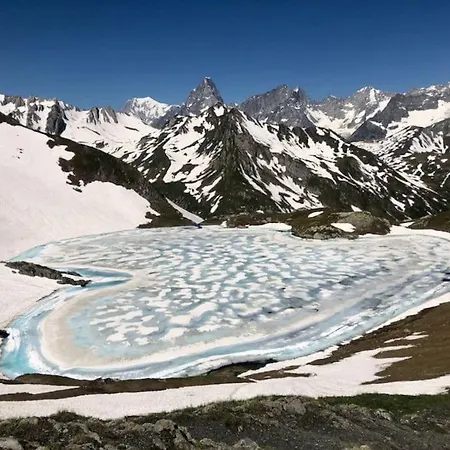 Joli Pour 4 Personnes A *